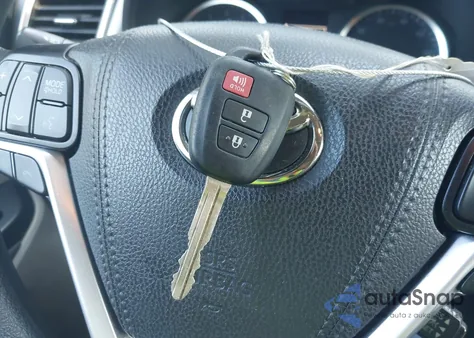 2019 Toyota Highlander Le z USA, uszkodzony, nr VIN 5TDBZRFHXKS925966